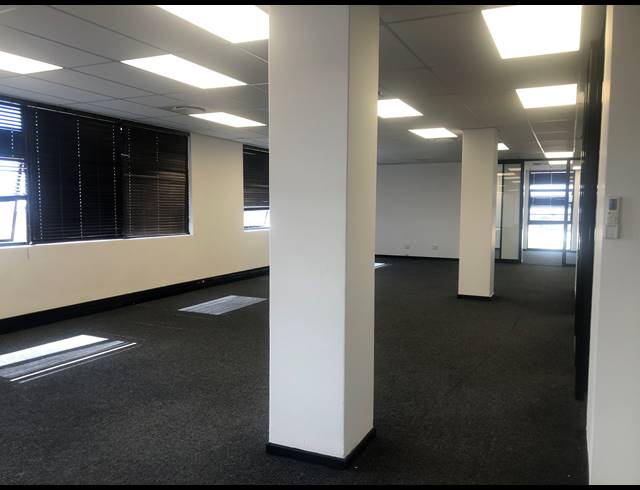 213M² SERVICED OFFICE TO LET IN SANDHURST